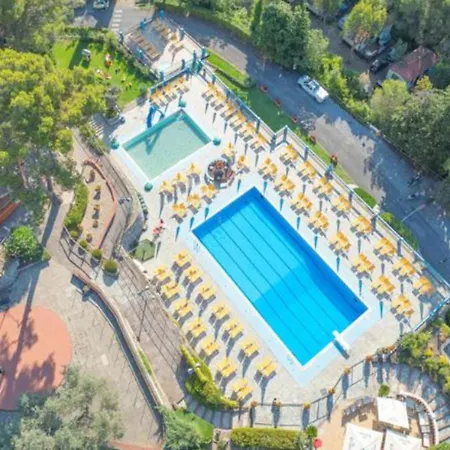 Mobilheim Auf Dem Huegel Mit Pool Tatil Evi Villanova d'Albenga