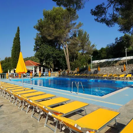 Tatil Evi Mobilheim Auf Dem Huegel Mit Pool