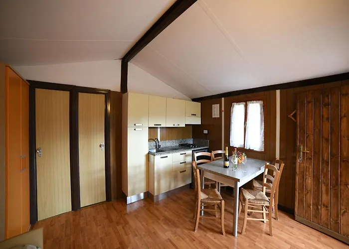 Mobilheim Auf Dem Huegel Mit Pool Casa vacanze Villanova d'Albenga